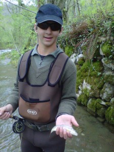 Apprendre à pêcher à la mouche dans Les Pyrénées FLY FISHING Pyrénées)