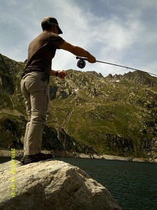 FLY FISHING Pyrénées vous accompagne sur les lacs Pyrénéeens